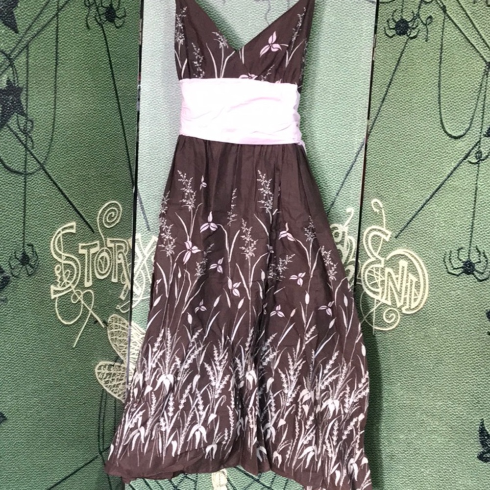 Sweet brown & pink floral dress with back bow